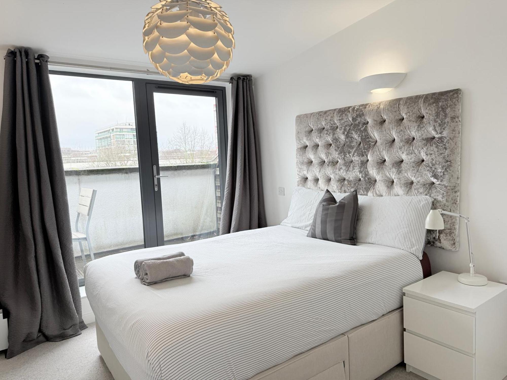 Spacious 2 Bedroom Flat, Near Kings Cross, Location Londra