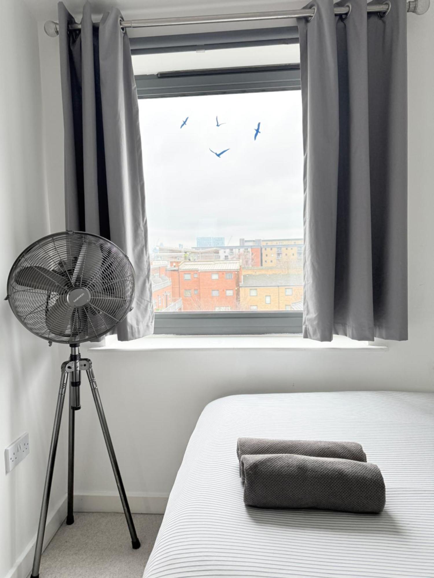 Spacious 2 Bedroom Flat, Near Kings Cross, Location Londra
